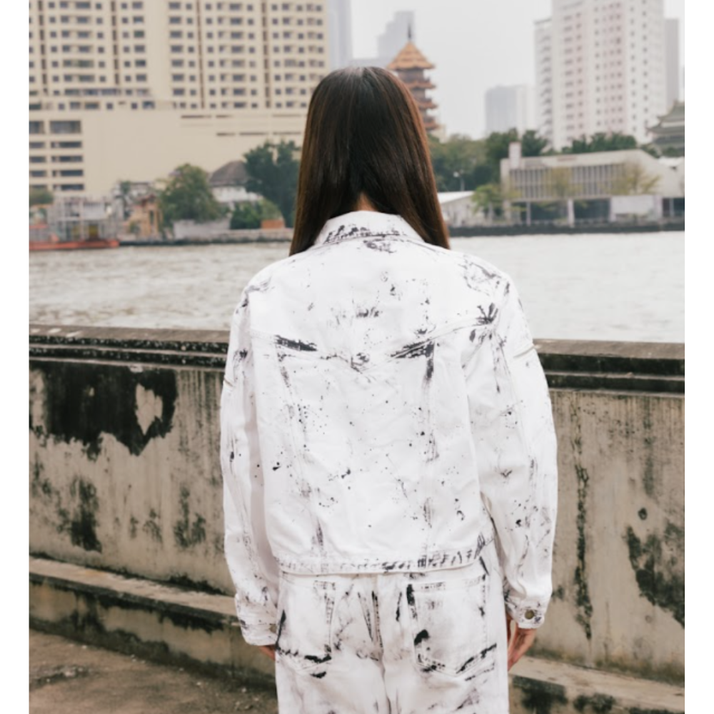 OC048 22 White Knight Jacket