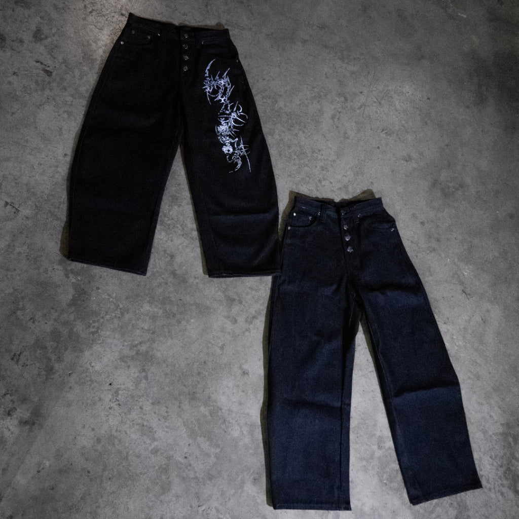 Venom Kiss Baggy Jeans - 22WRLDWIDEE